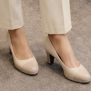 Martinez Valero Vintage Two-Tone Cream Heels